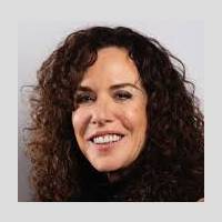 shellisonstein2019.jpg