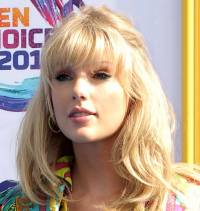 TaylorSwiftDec13302019PhotoKathyHutchinsShutterstock.com.jpg